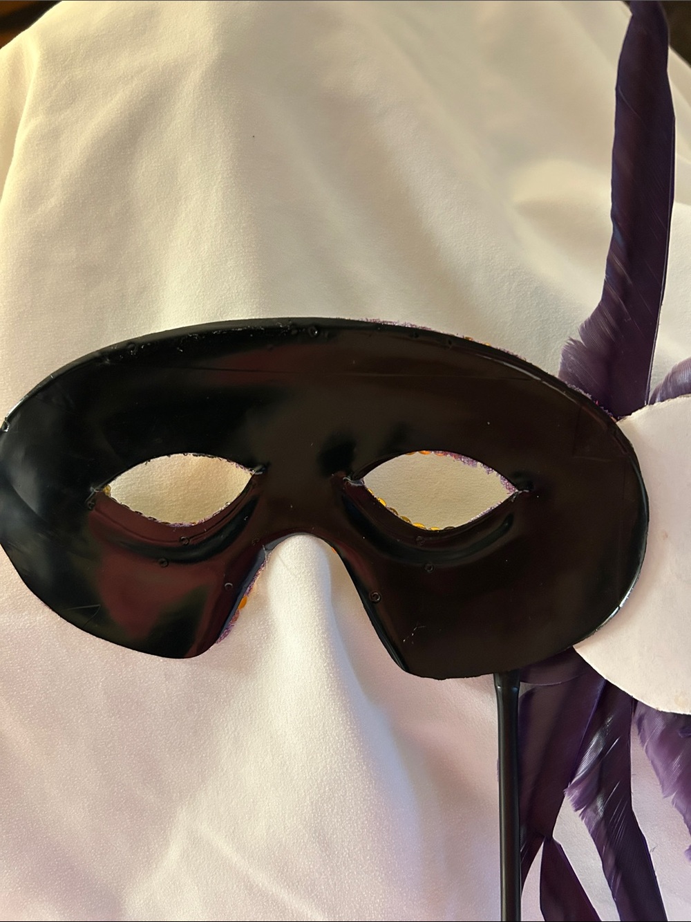 Mardi Gras Mask 🎭 - Picture 4 of 7